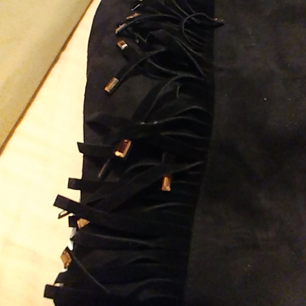 Boots - Picture 3 of 5